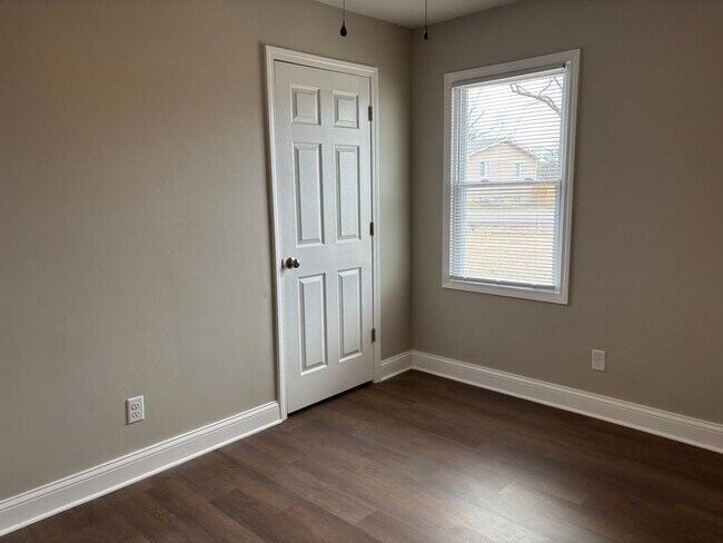 Building Photo - Beautifully Remodeled 3 Bed 1 Bath House
