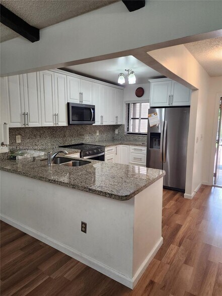 Building Photo - 8666 SW 114th Pl