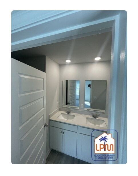 Building Photo - **NEW BUILD**