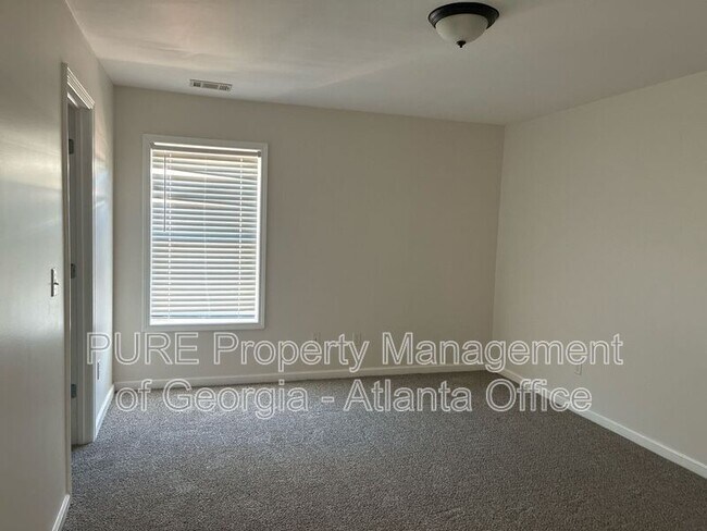 Building Photo - 1424 Saphire Dr