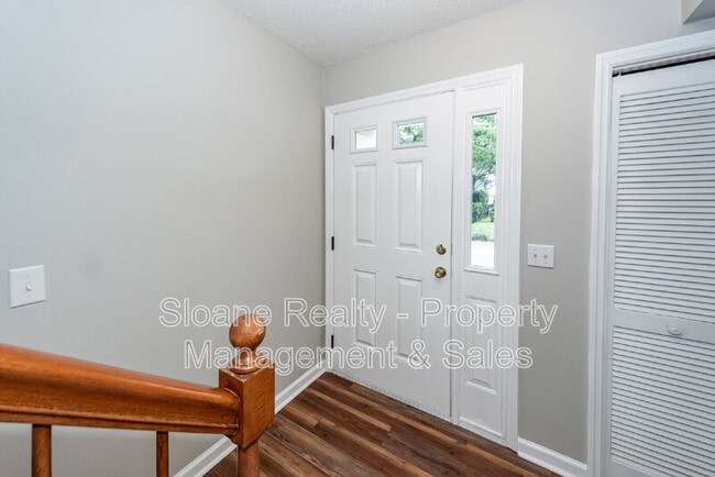 Building Photo - 854 Colony Dr