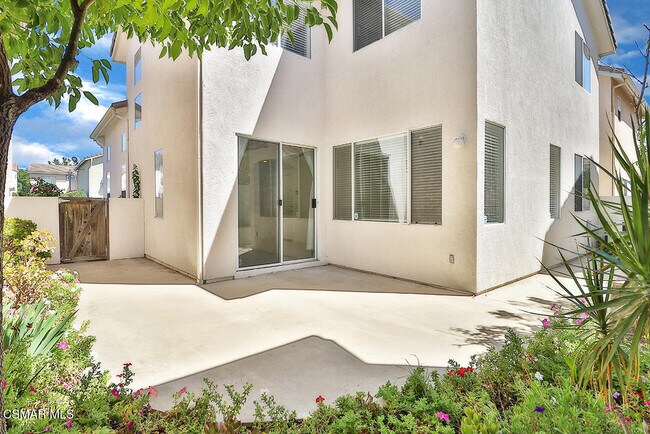 Building Photo - 5505 Salerno Dr