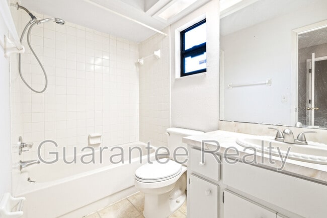 Building Photo - 1611 High Point Ct SW
