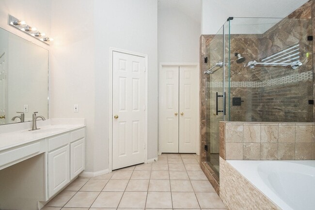 Building Photo - 2218 Millerton Ln