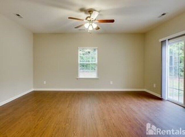 Building Photo - 7020 Somerset Springs