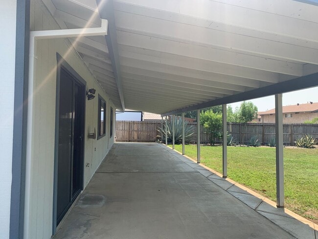 Building Photo - Make this your new home!