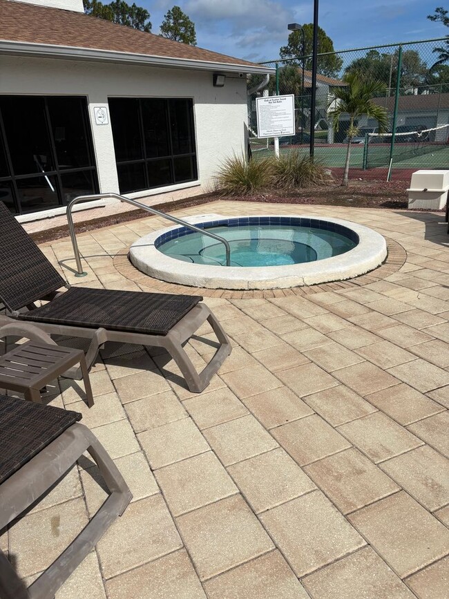 Building Photo - Charming 2BR Condo in Clearwater