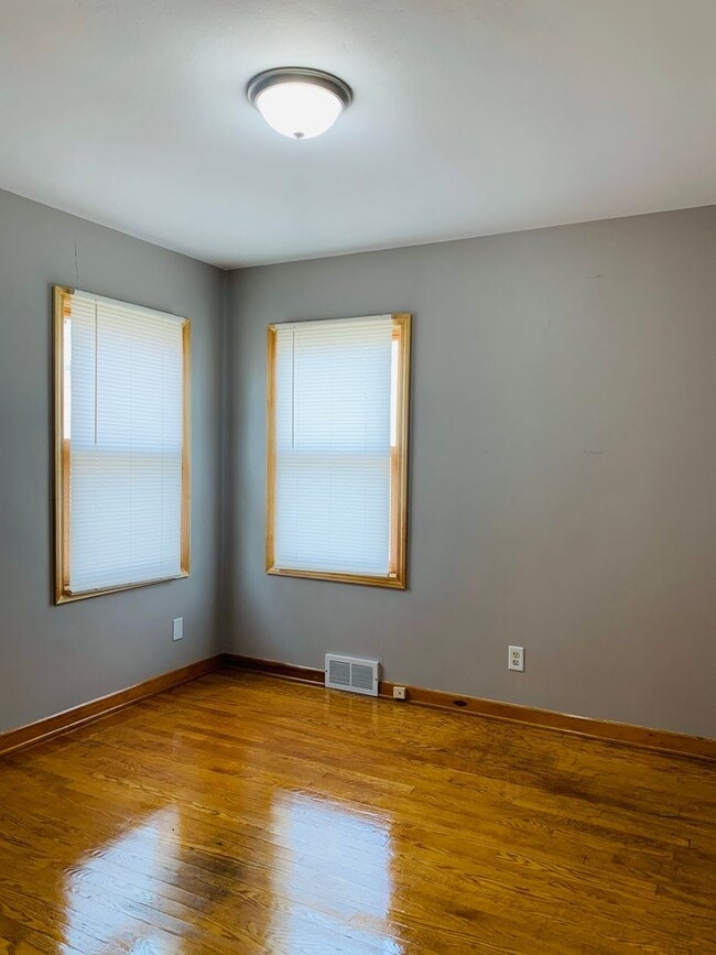 Building Photo - Beautiful Single Family Home!