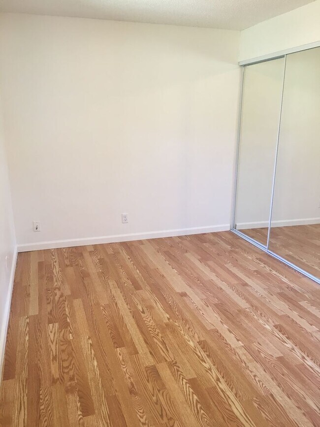 Building Photo - frna02