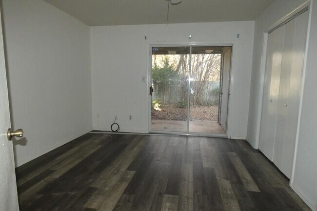 Building Photo - 2905 NE Tortoise Dr