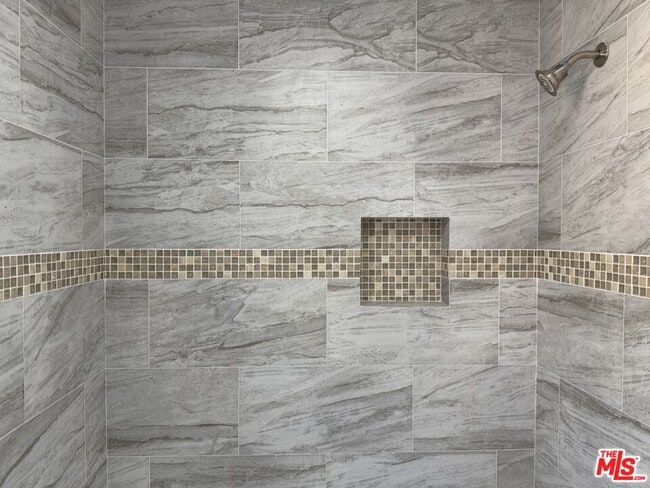 Building Photo - 5510 Beck Ave