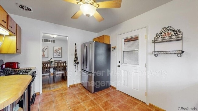 Building Photo - 12098 W Virginia Dr