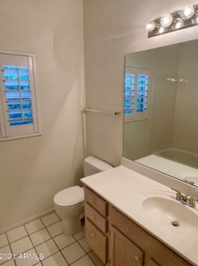 Building Photo - Scottsdale 3 Bed, 2 Bath Single Story Home PLUS Den