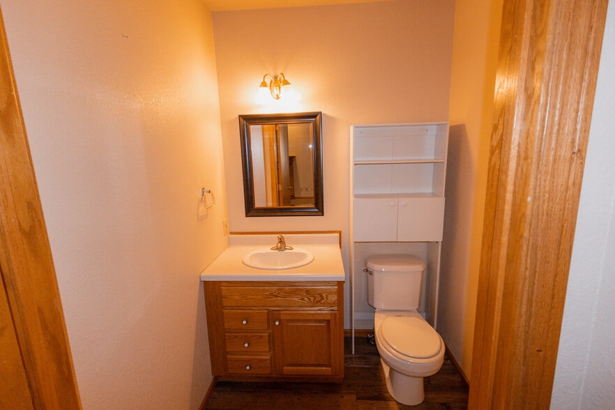 Building Photo - 1004 N 10th St