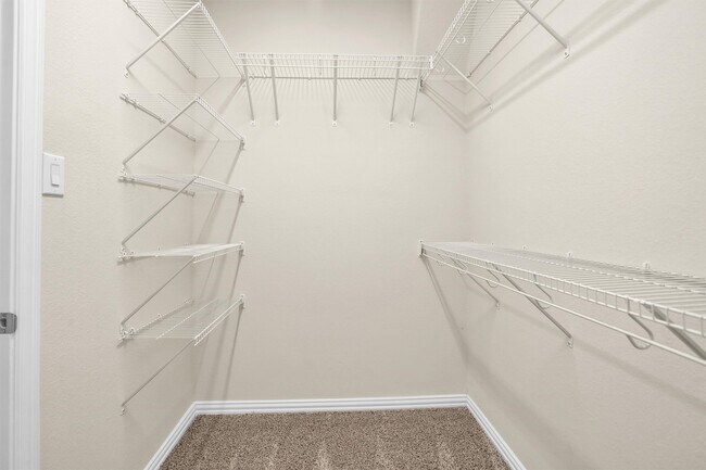 Building Photo - 223 Shoreview Dr