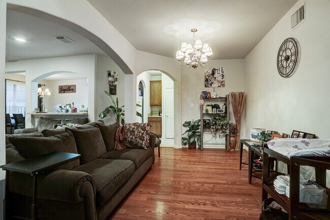 Building Photo - 7630 N Linpar Ct