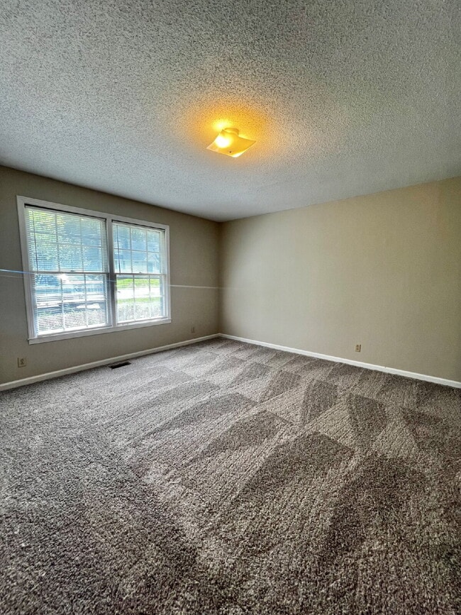 Building Photo - 1803 Palamino Dr