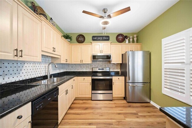 Building Photo - 7525 Plantation Cir