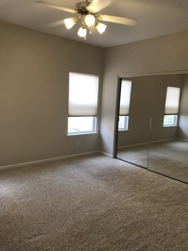 Building Photo - 2042 Rummel Ct