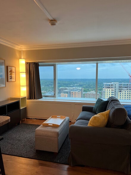 Building Photo - 555 E William St