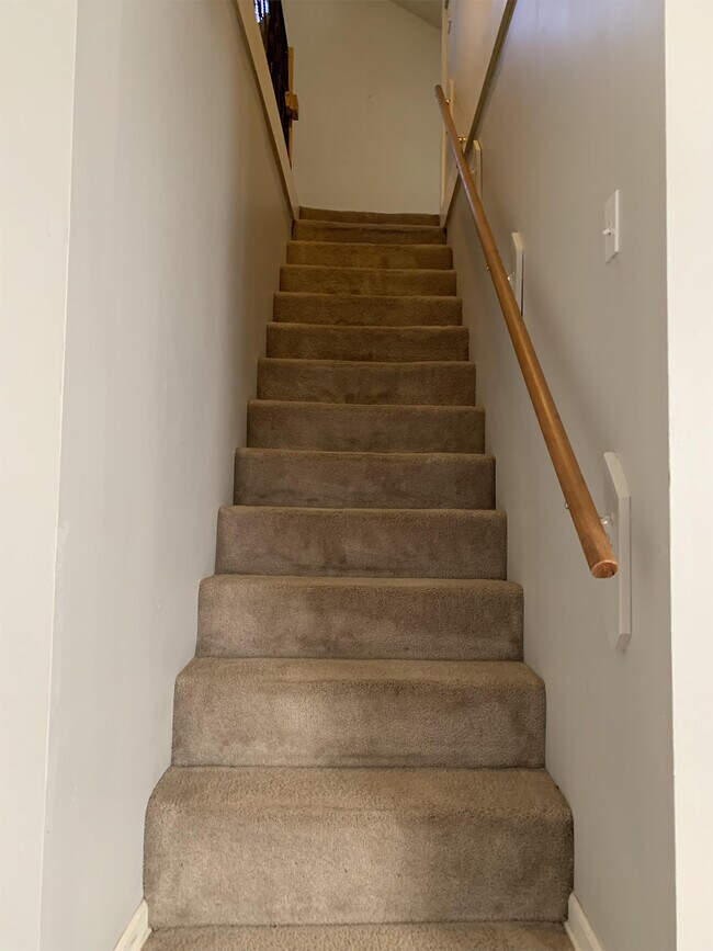 Building Photo - 6033 Harrison St