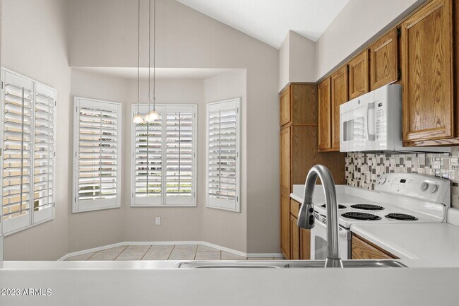 Building Photo - 2306 E Gondola Ln