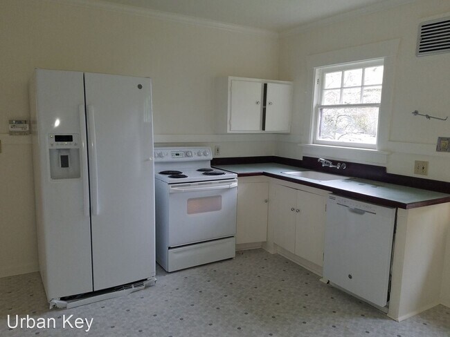 Building Photo - 2 br, 2 bath House - 2207 N 39th St