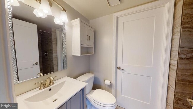 Building Photo - 2029 S Glebe Rd