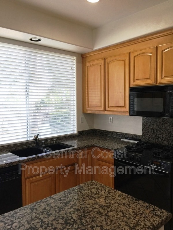 Building Photo - 19227 Sunridge Pl