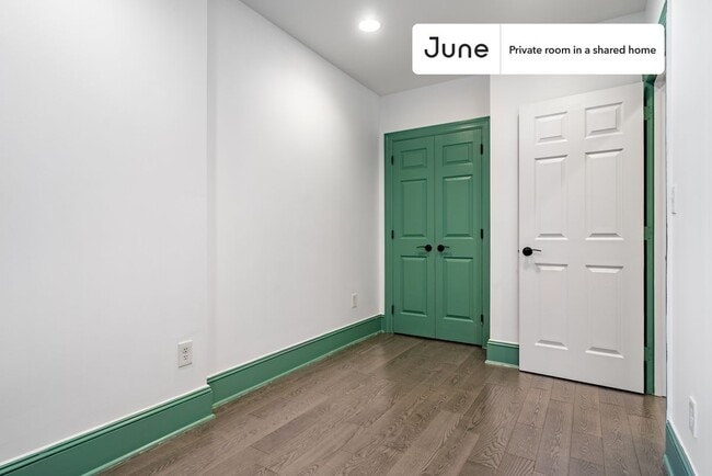 Building Photo - Room in Shared 2 bed/1 bath home