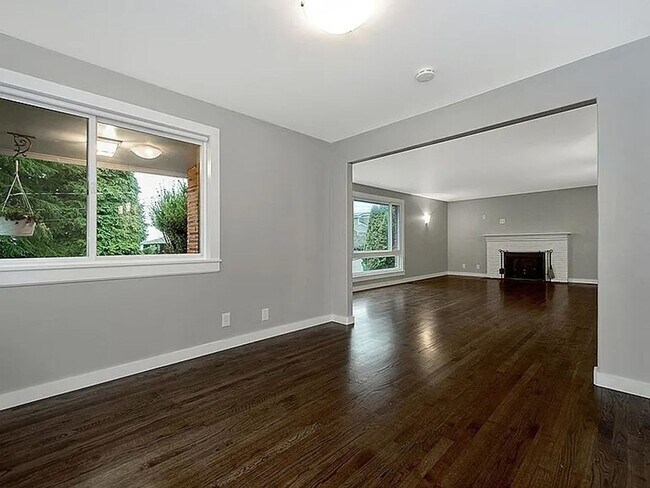 Building Photo - Classic Fauntleroy Home on a Spacious Lot ...