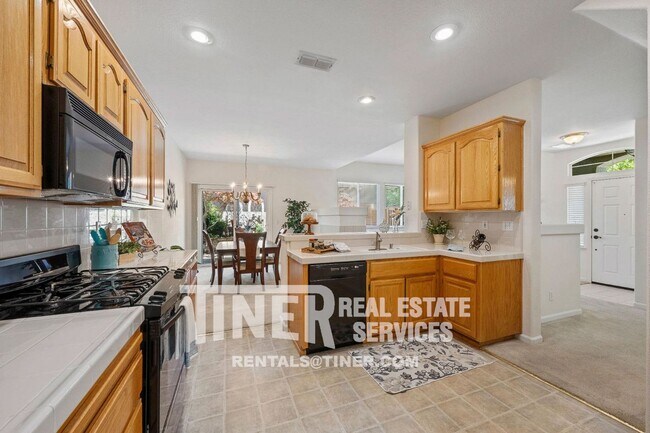 Building Photo - Gorgeous Home in Beautiful Folsom Community