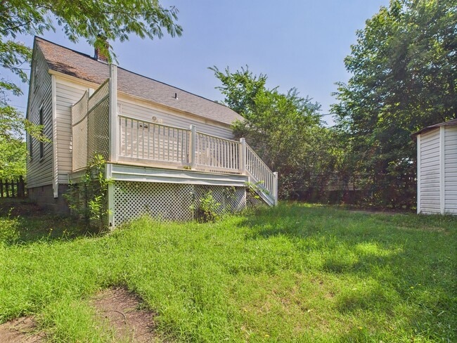 Building Photo - 1001 Garber St
