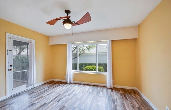 Building Photo - Updated 1-Bedroom Condo with Garage, Pool & Patio in Prime Fullerton Location