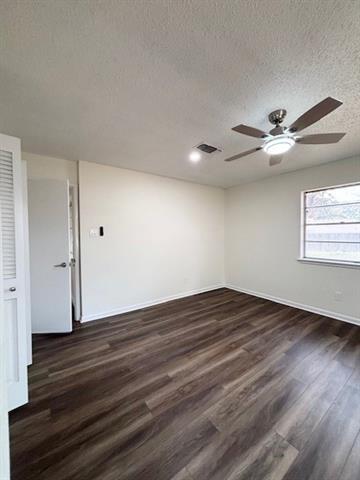 Building Photo - 1618 Oakridge Dr