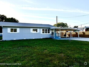 Building Photo - 1930 Alma Dr