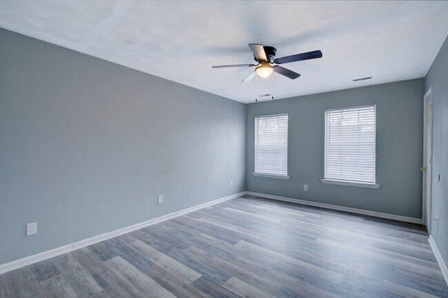 Building Photo - Call Sabrina Thomas Office at 757-767-0767...