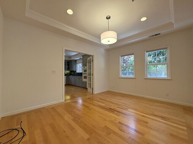 Building Photo - Spacious 3BR + Office | 2,150 SF | 2-Car Garage | Prime Menlo Park
