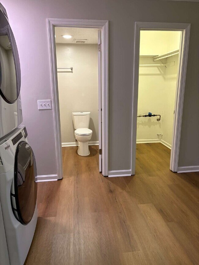 Building Photo - 105 P' Poole Ave #101: Red Bank 1Bed/1Bath Apartment w/ Laundry Units, Central AC, and Granite Co...