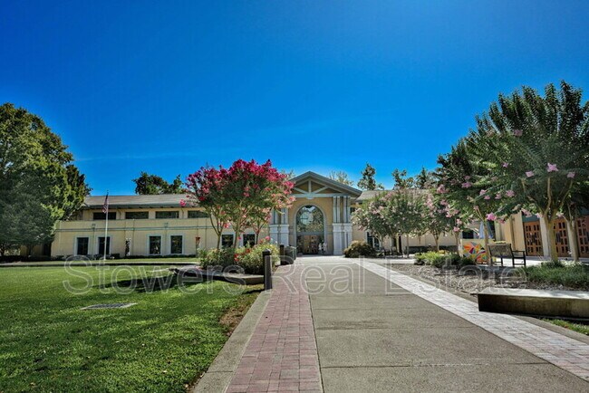 Building Photo - 111 W Prospect Ave