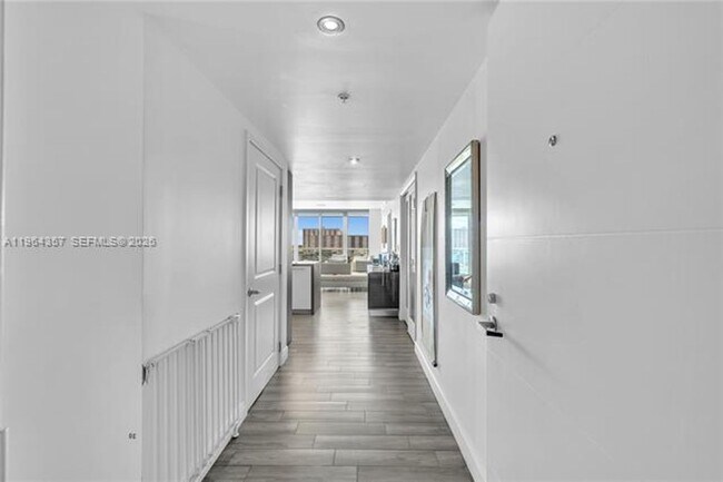 Building Photo - 400 Sunny Isles Blvd