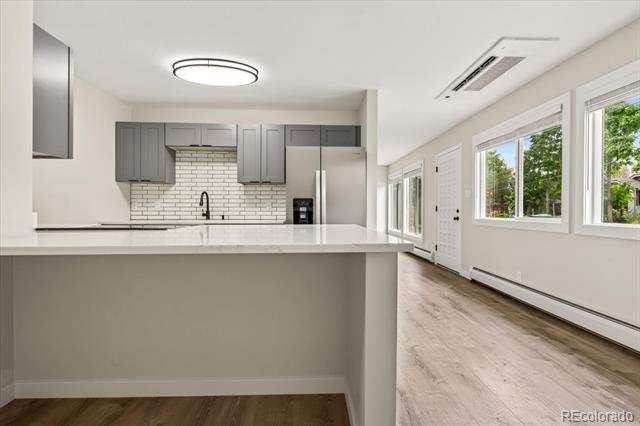 Building Photo - 2560 Brentwood St