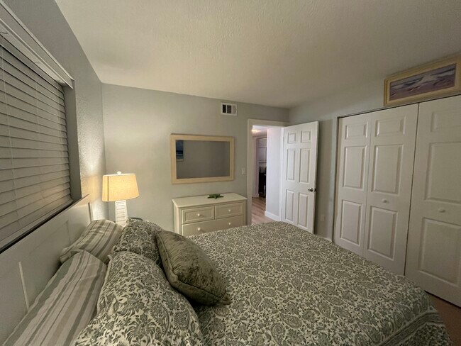 Building Photo - 299 E Central Blvd