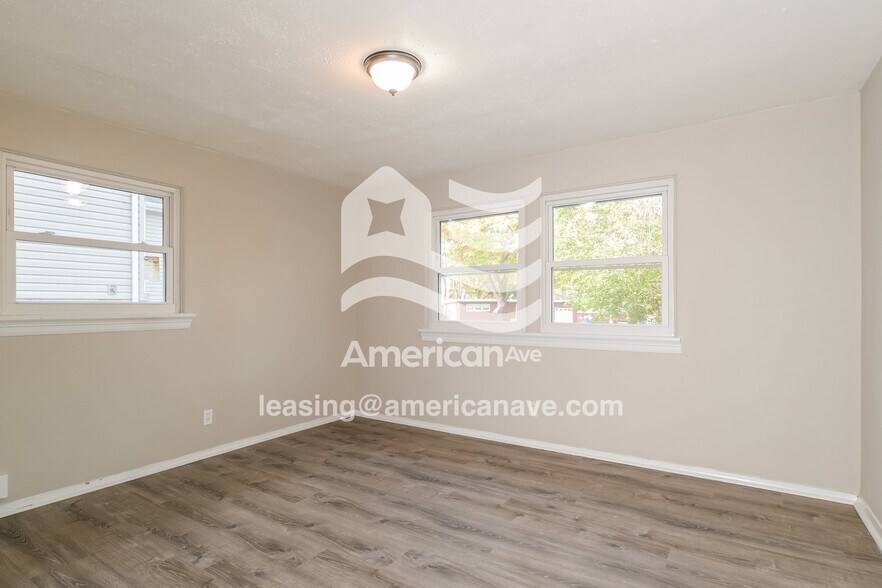 Building Photo - 20 St Laurence Dr