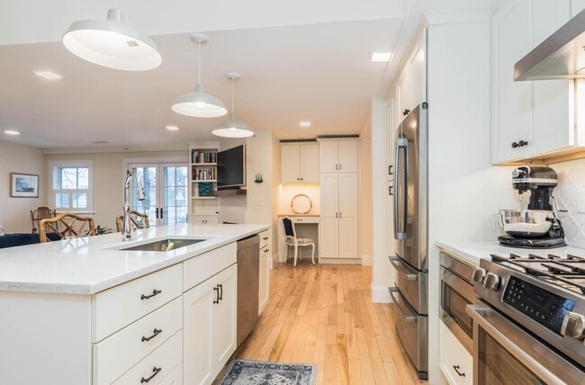 Building Photo - 1 Franklin St