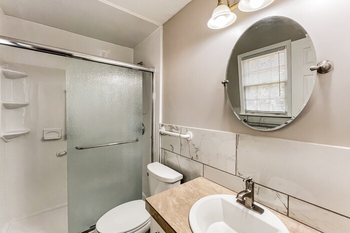 Building Photo - 3928 Croydon Rd