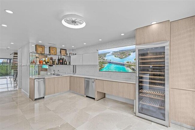 Building Photo - 6124 Paradise Point Dr