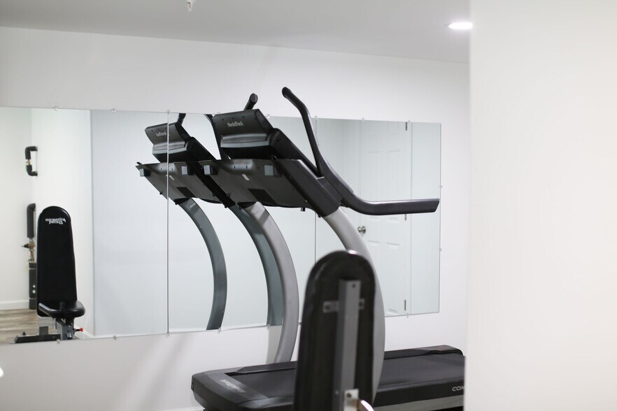 Building Photo - 15458 SW Mallard Dr