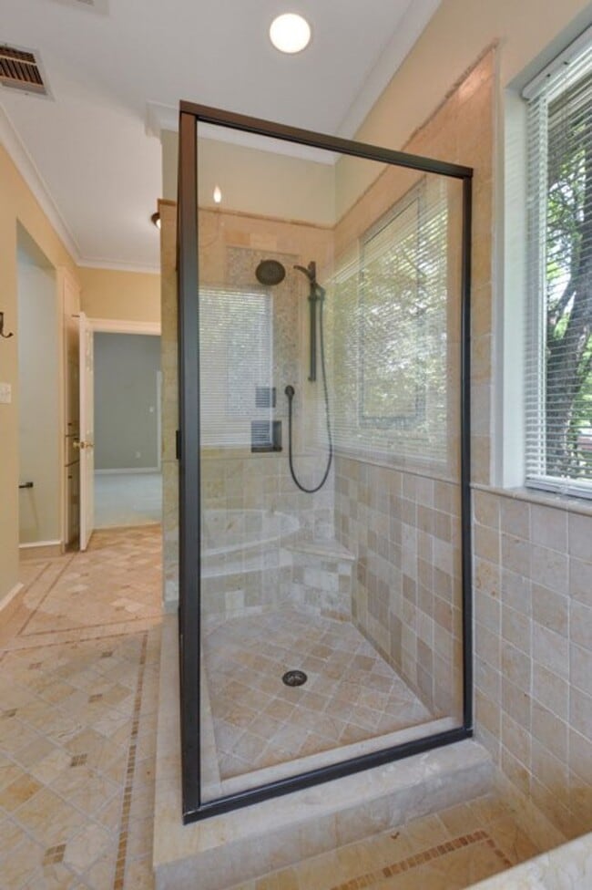 Building Photo - Beautifully Updated 4 Bedroom, 2.5 Bathrooms, 2-Story Home in West Round Rock