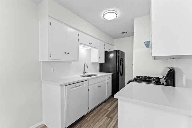 Building Photo - 10807 Lambert Cir